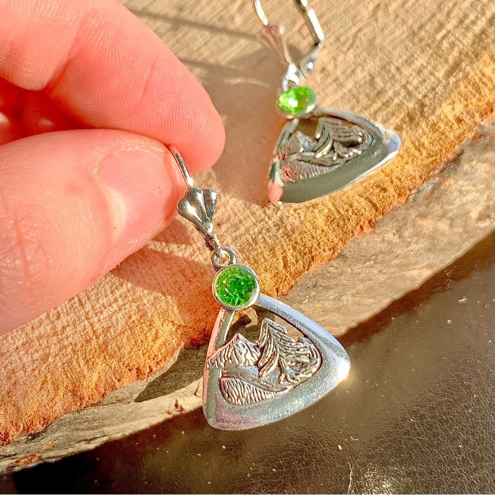 ๐๏ธ Engraved Etched Adventure Mountain Earrings - Picture 6 of 7